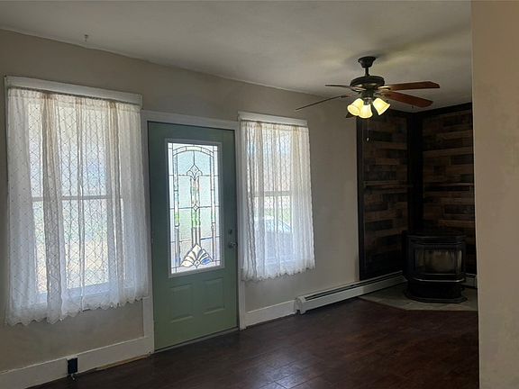 3rd image of 15 Stowell Ave