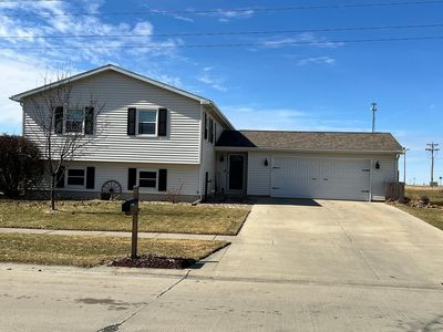 73 Kirkwood Dr, Clinton, IL, 61727