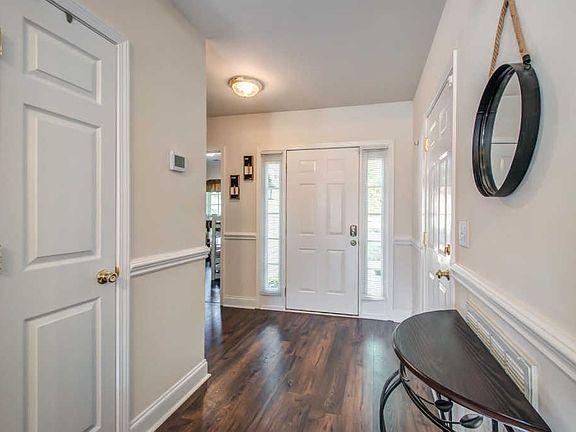 4th image of 3104 Langley Dr