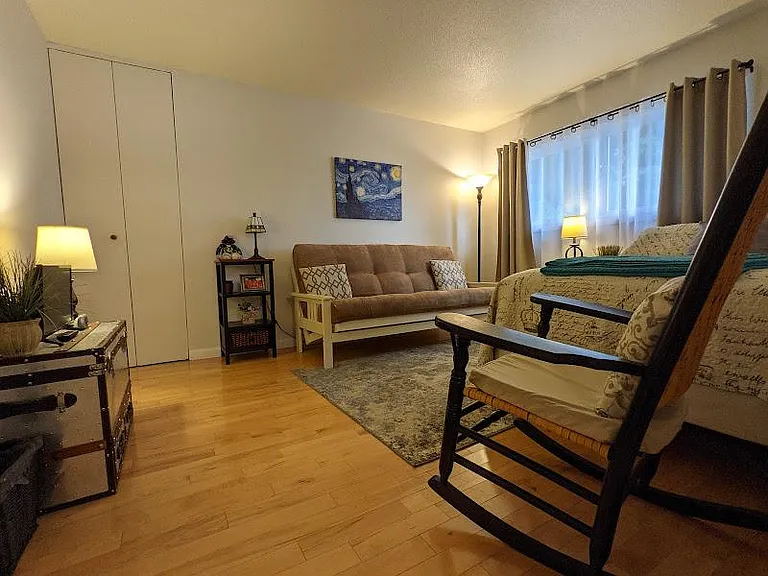 Upstairs bedroom west 1
