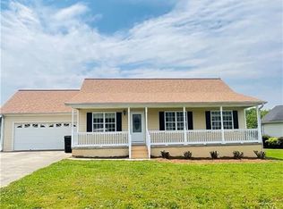 15 Hedgerow Ct, Cartersville, GA 30120