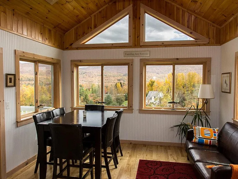 Sunroom/dining room direct access to deck