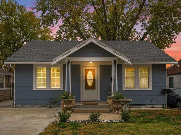 10528 E 9th St S, Independence, MO 64053