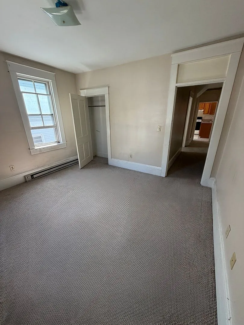 342 S. Main St — Photo 3