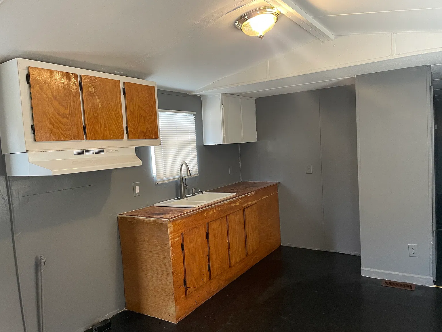 321 Lacross Rd — Photo 2