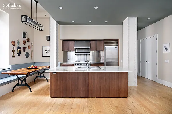 Sold by Sotheby's International Realty | media 1