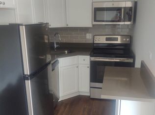 837 W Lakeside Pl #105, Chicago, IL 60640