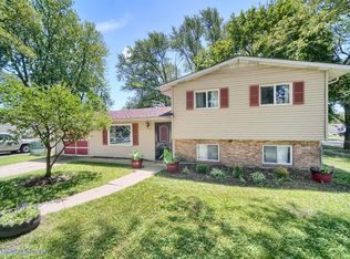 515 Spruce Rd, Bolingbrook, IL 60440