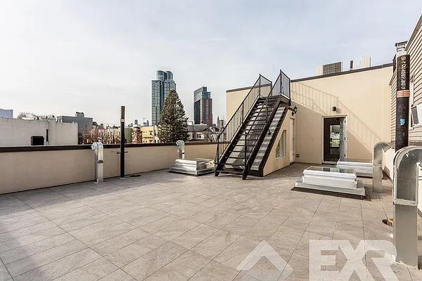 Rented by EXR | media 8