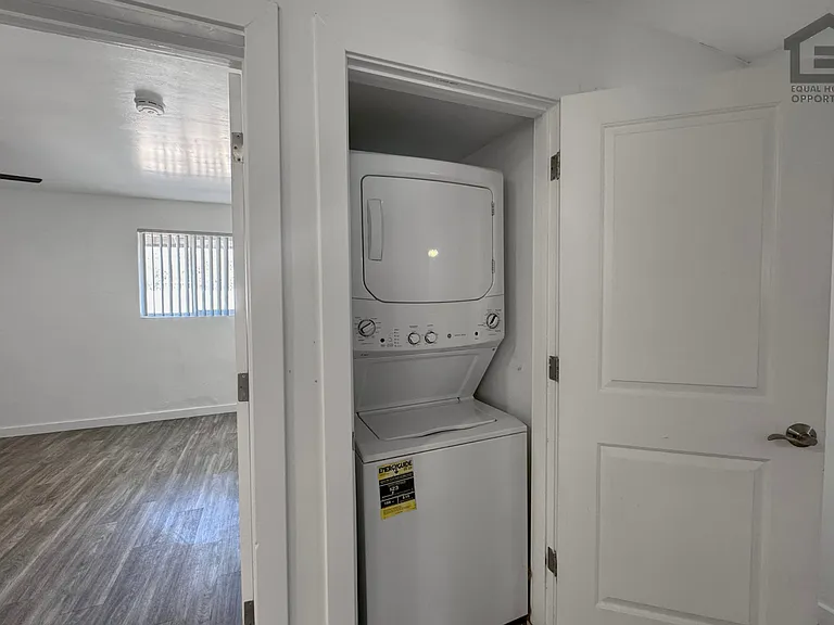 1336 E Willetta St — Photo 46