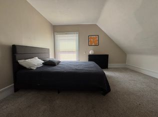 111 Sweet St NE ROOM 3, Grand Rapids, MI 49505