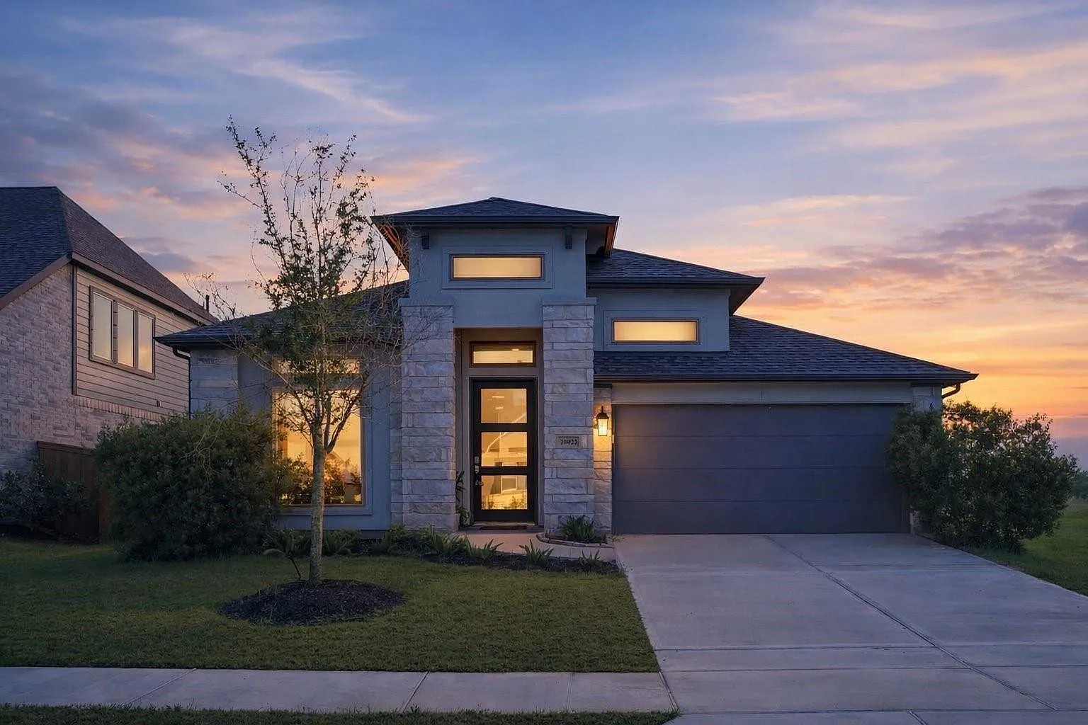 4 bed, 3.0 bath, 2560 sqft, $3,100 — Photo 1