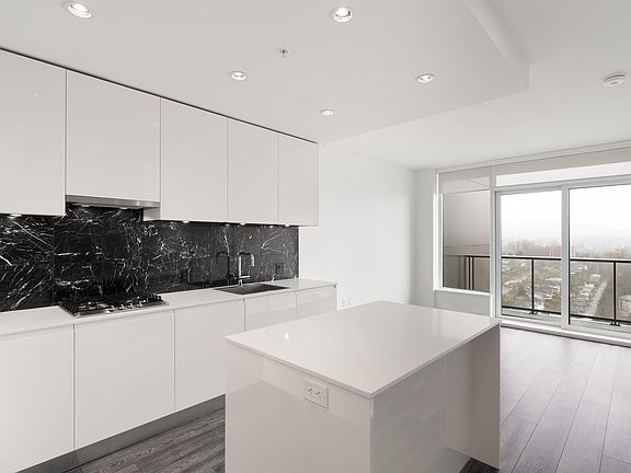 4th image of 4650 Brentwood Blvd #1601