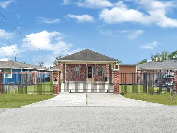7534 Charlie St, Houston, TX 77088
