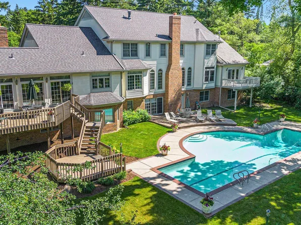 2995 Quarton Rd, Bloomfield Hills, MI 48301