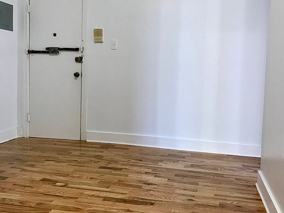 5th image of 207 E 202nd St #3L