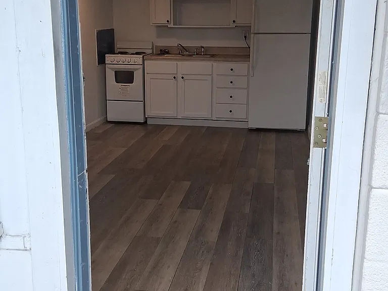 1111 W Reynolds St #G — Photo 2