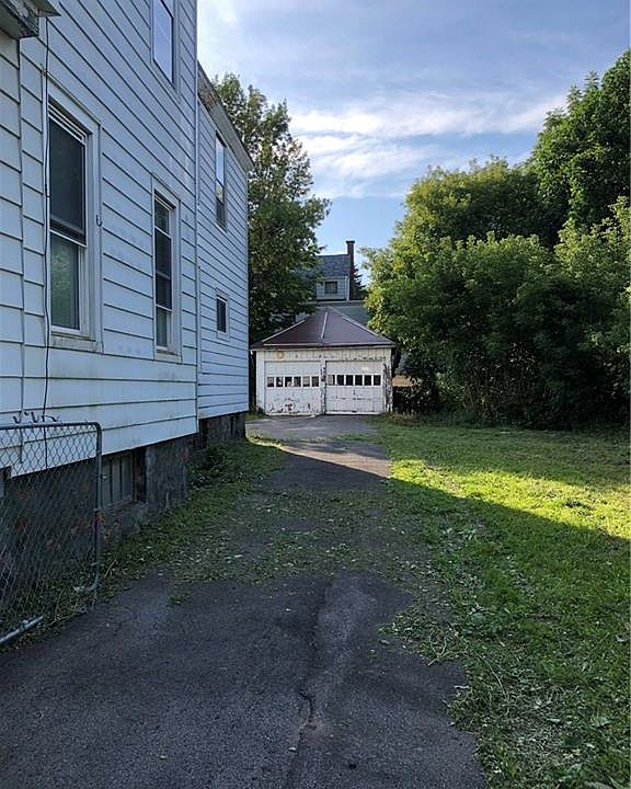 2nd image of 1440 Sunset Ave