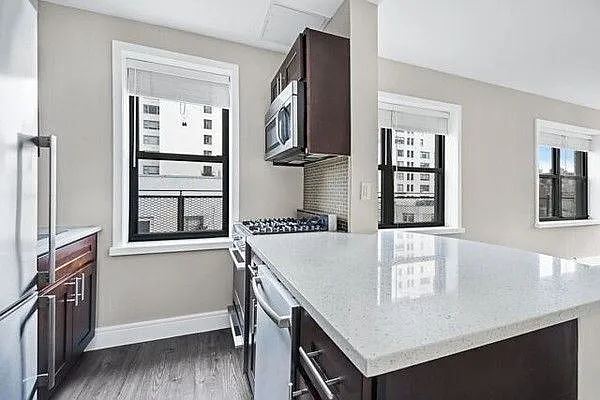 Rented by Greystar | media 4