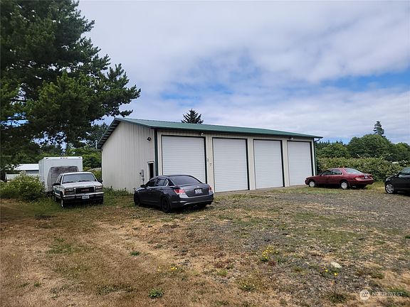 3rd image of 37 Whalers Street