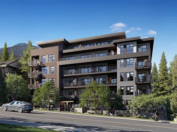 Red Upper Lonsdale, 2762 Lonsdale Ave, North Vancouver, BC V7N 3J1