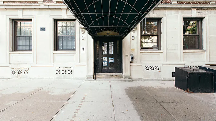 Rented by Nooklyn NYC LLC | media 55