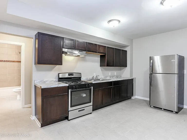 8048 S Paulina St — Photo 10