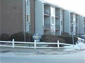 1st image of 4 Woodcrest Ct APT 2