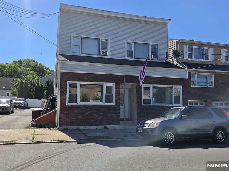 23 Ridgefield Ave #1 — Photo 1