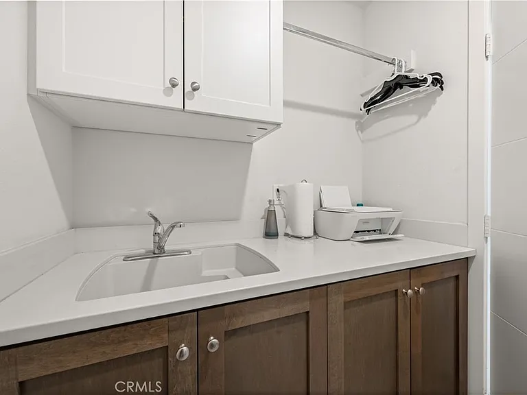 1068 Hampton Dr — Photo 25