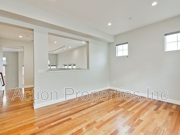 2nd image of 581 Blackwood Trl