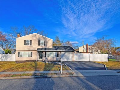 3 Plaza Lane, Selden, NY, 11784
