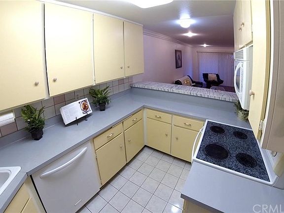 4th image of 1124 N La Cienega Blvd APT 103