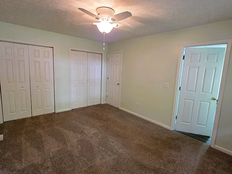 90 Taylor Ave — Photo 11
