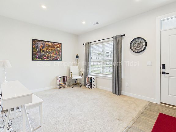 4th image of 555 Oliver Way