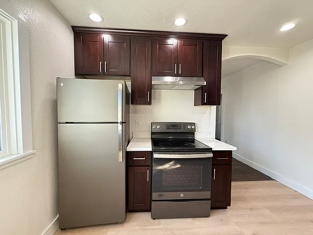 577 Durant Ave — Photo 17
