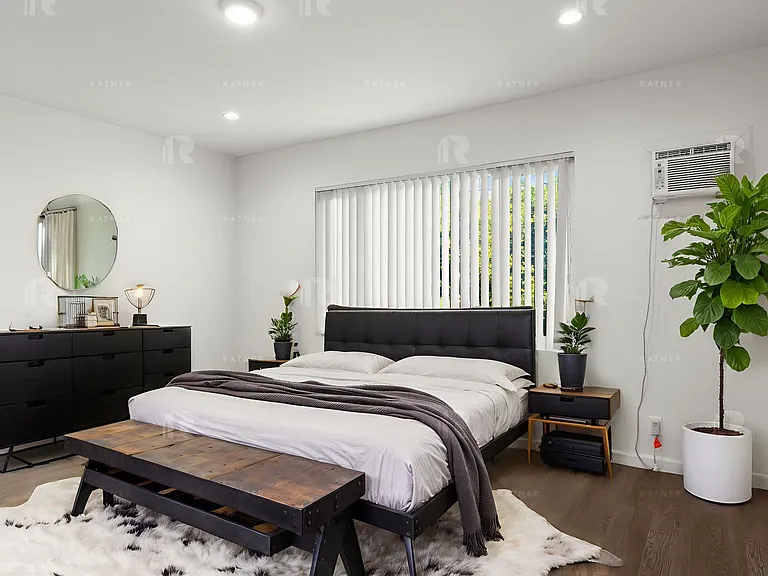 (An/Ti/Yo:B) 4216 Mary Ellen Avenue — Photo 7