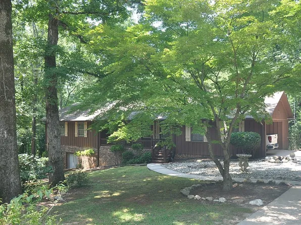 360 Hollywood Cir, Gainesville, GA 30501