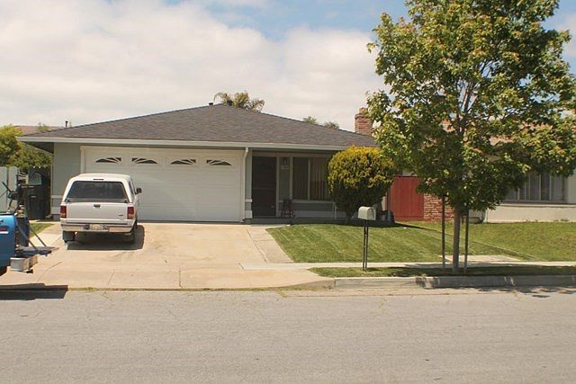 2nd image of 1749 Klamath Dr