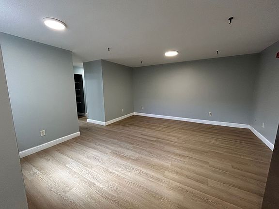 4th image of 46 Amesbury St APT 3A