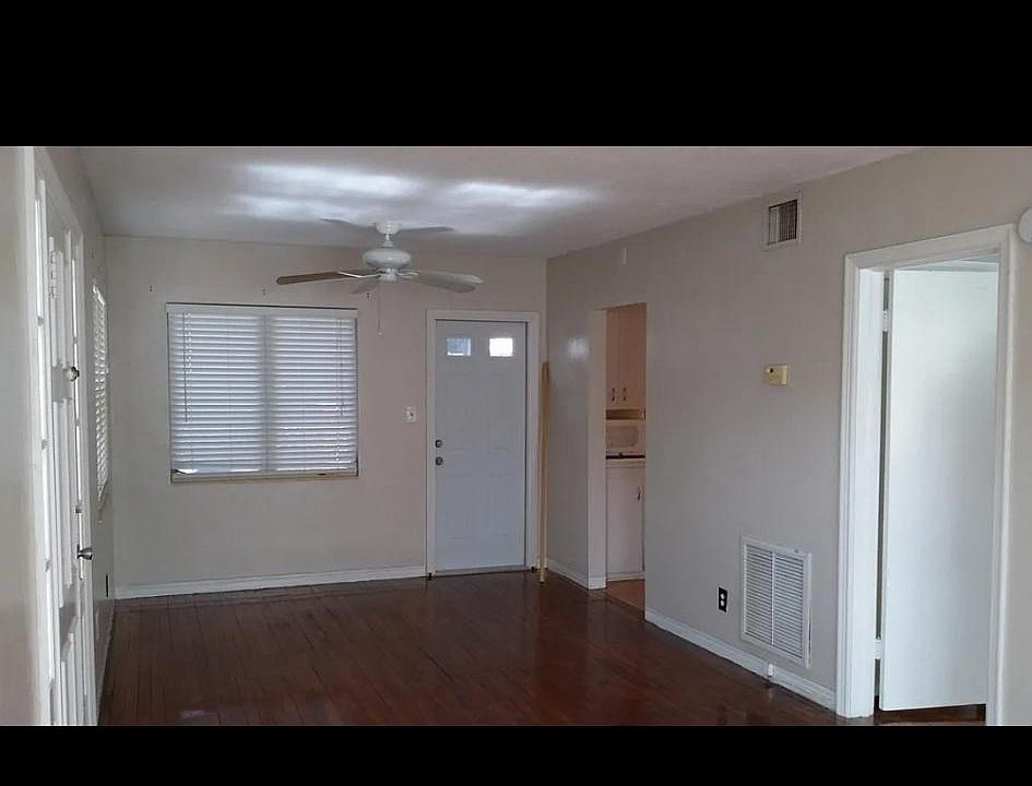 1st image of 560 12th Ave NE #5