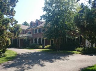 32 Cutler Ln, Brookline, MA 02467