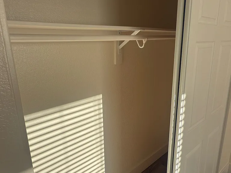 Lakewood Court Apartments — Photo 13