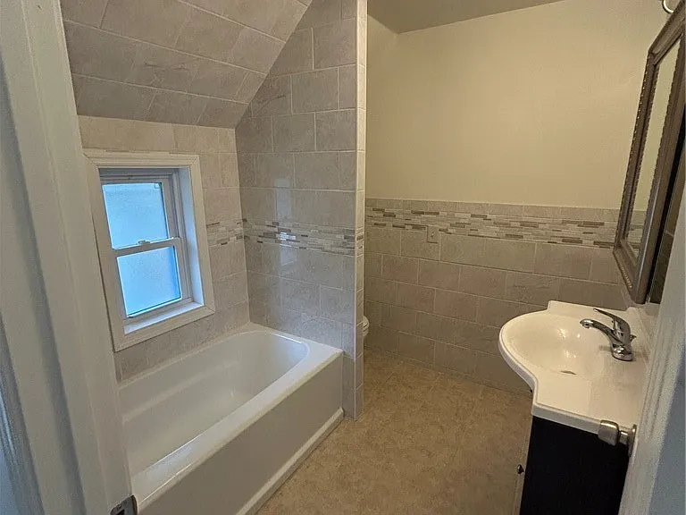 286 Normal Ave #UPPER — Photo 16