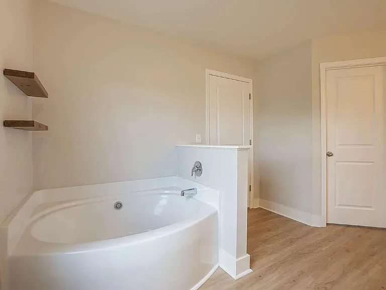 244 Savannah Wood Rd — Photo 34