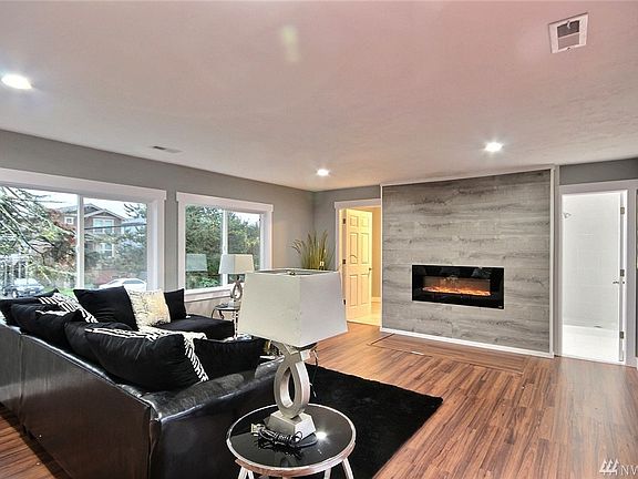 3rd image of 8325 Silva Ave SE