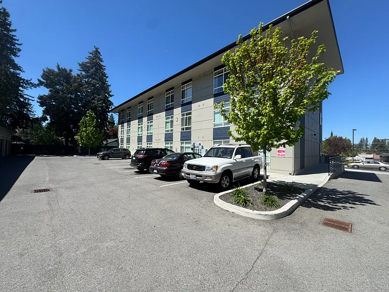 Thirty First Place Apartments — Photo 26