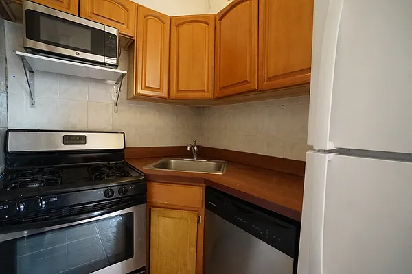 Rented by Haven Group Real Estate, LLC | media 11