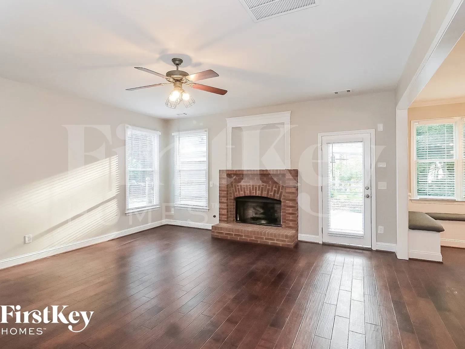 3 bed, 2.5 bath, 2344 sqft, $2,665 — Photo 2