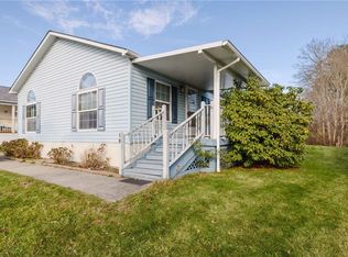 18 Mockingbird Ln, Tiverton, RI 02878